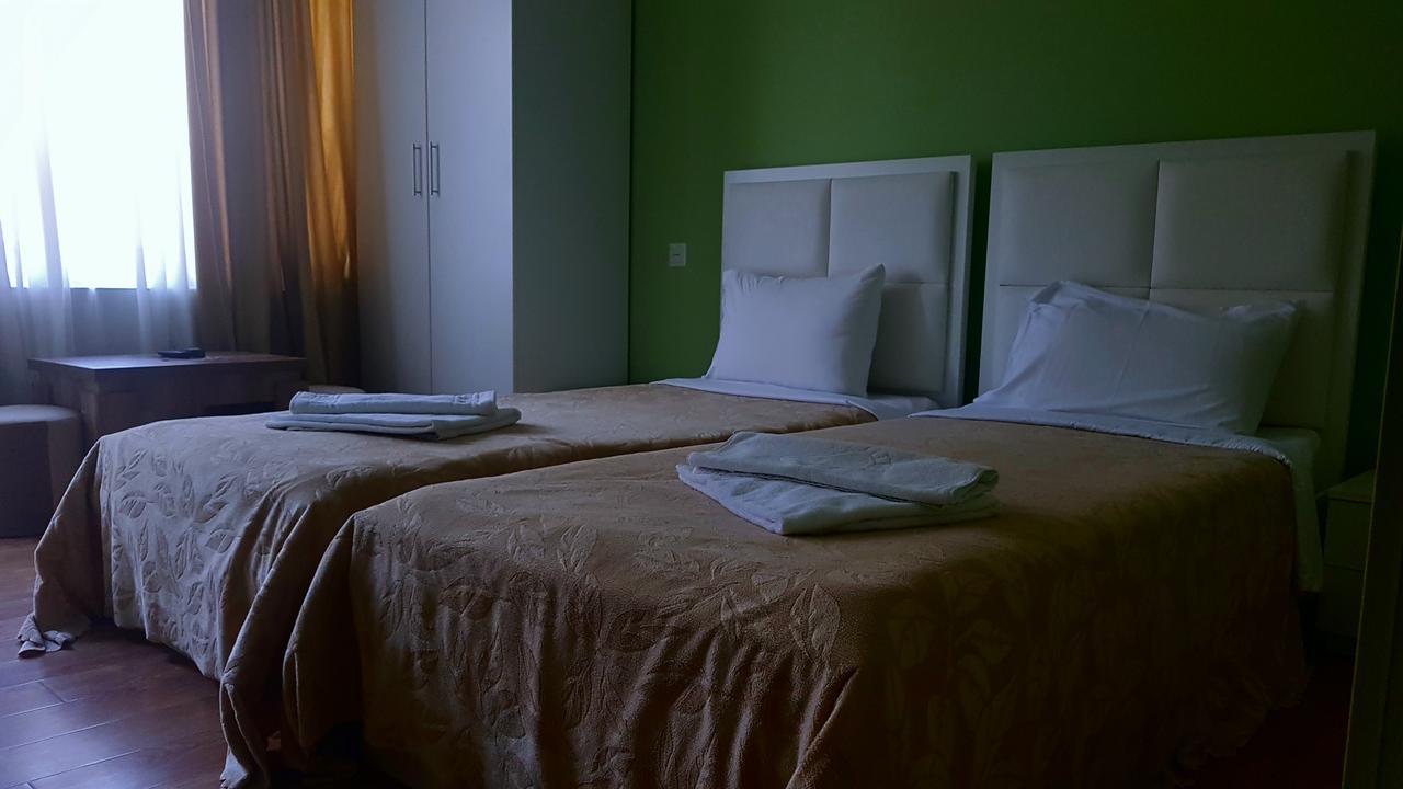 Hotel Stal+ Tbilisi Esterno foto