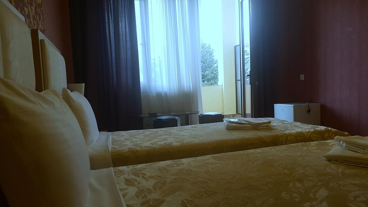 Hotel Stal+ Tbilisi Esterno foto