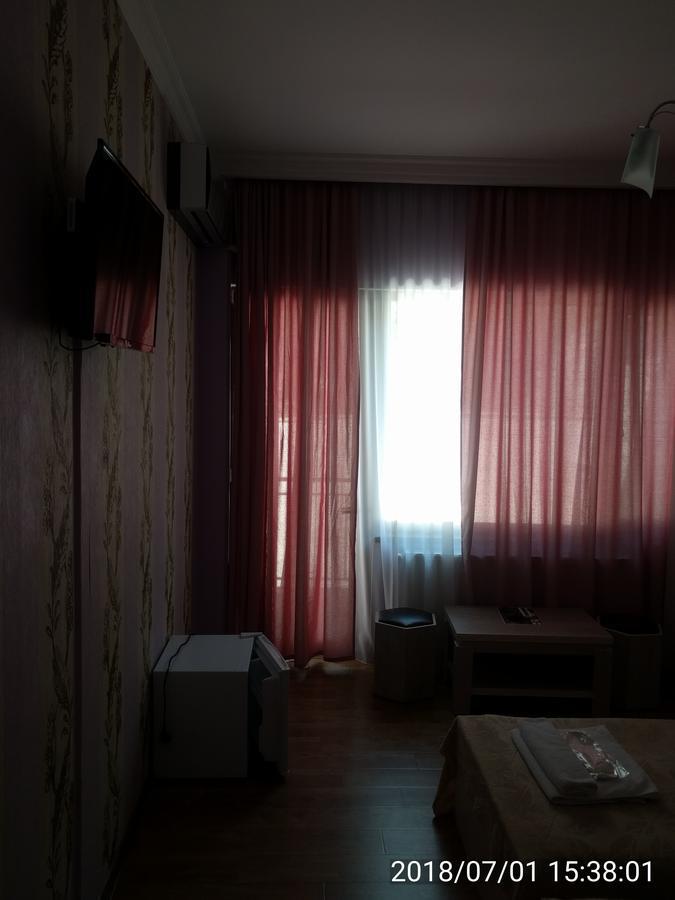 Hotel Stal+ Tbilisi Esterno foto