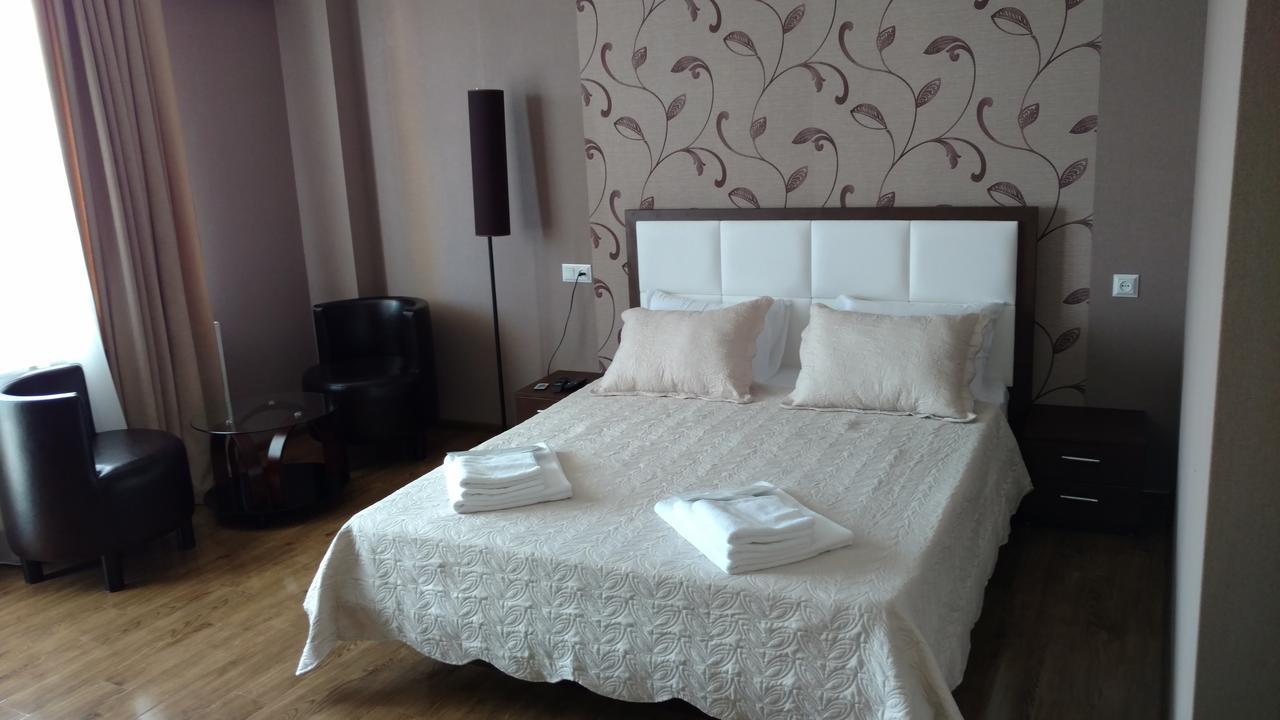Hotel Stal+ Tbilisi Esterno foto